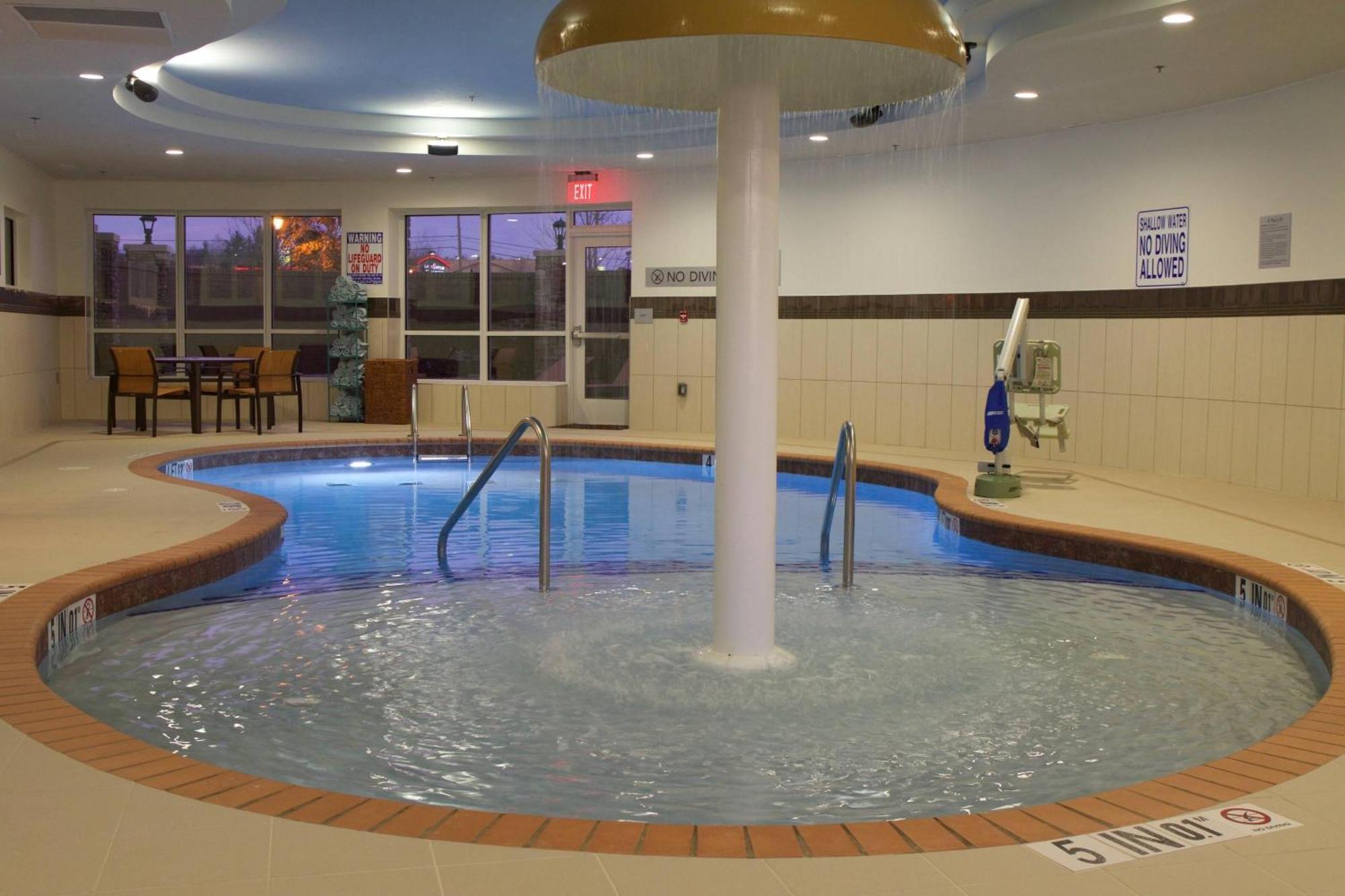 Courtyard By Marriott Asheville Airport Fletcher Extérieur photo