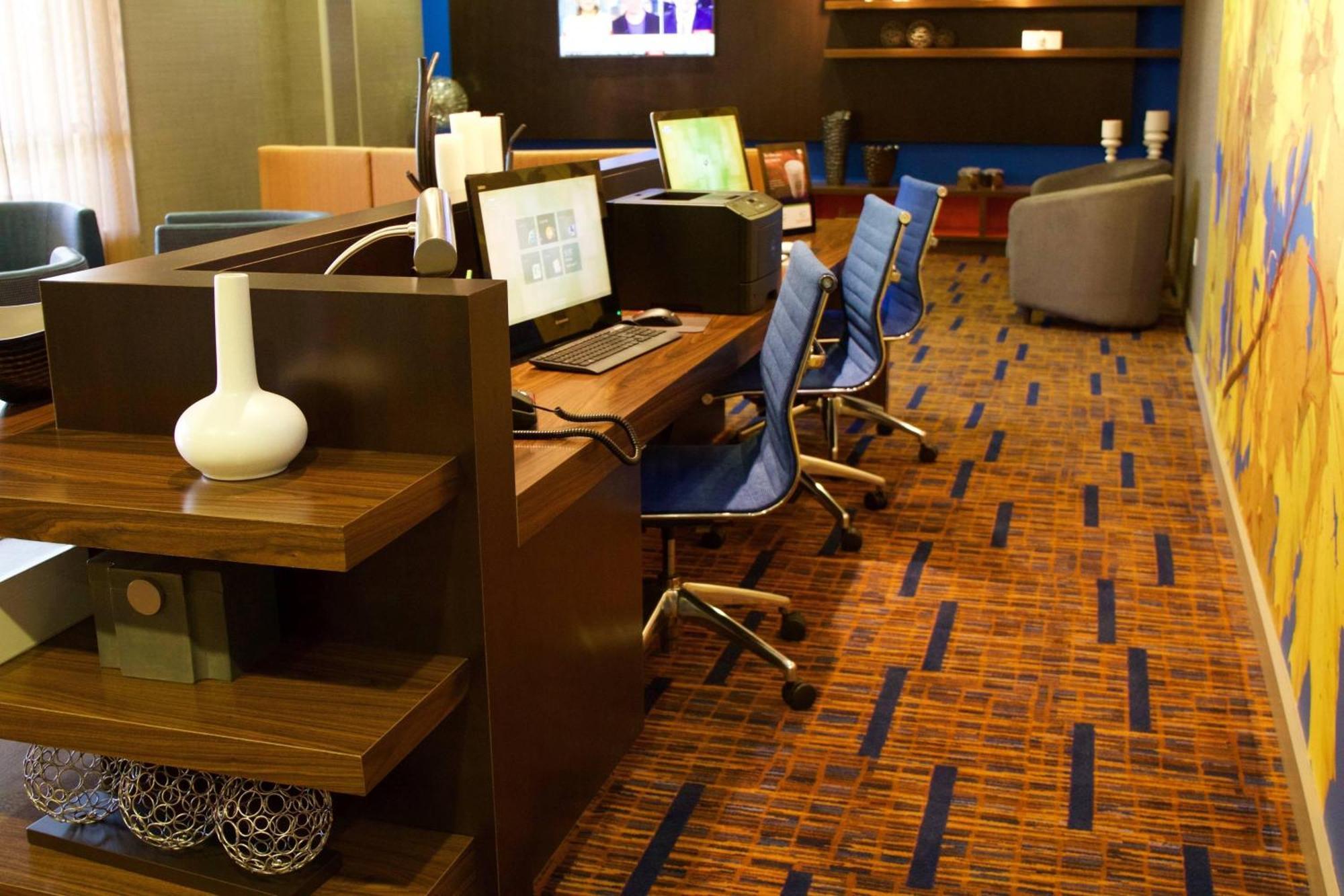 Courtyard By Marriott Asheville Airport Fletcher Extérieur photo