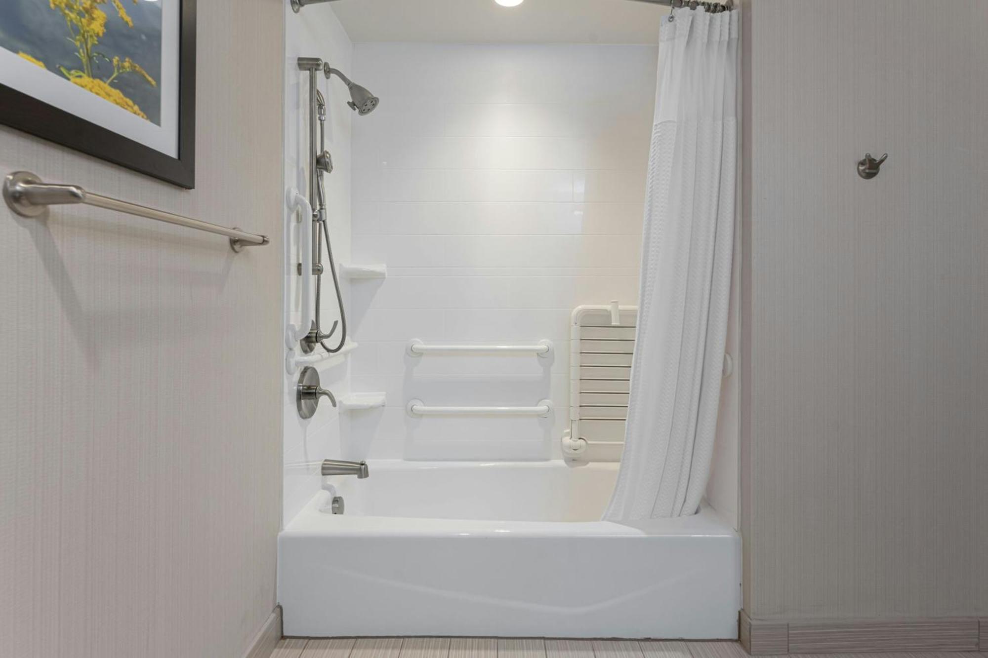 Courtyard By Marriott Asheville Airport Fletcher Extérieur photo